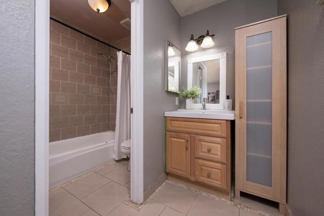 32864 Arbor Vine Drive, Union City CA: https://media.crmls.org/mediaz/1961b577-0e0d-40ce-bcce-63d41e575e02.jpg