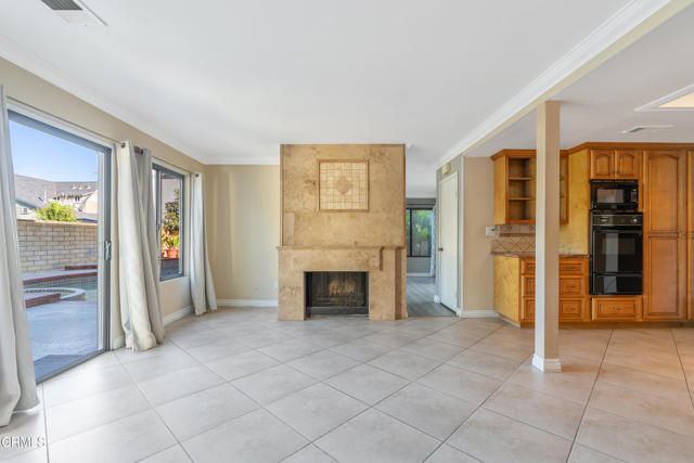 Detail Gallery Image 9 of 32 For 425 E Brookport St, Covina,  CA 91722 - 3 Beds | 3 Baths