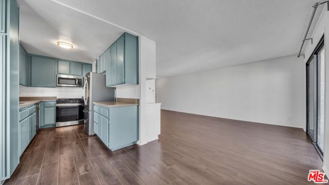 1800 Colby Avenue, Los Angeles CA: https://media.crmls.org/mediaz/1961e613-91bb-4ca1-a446-abf2a8573132.jpg