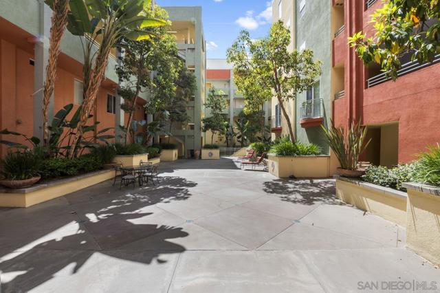 1501 India Street, San Diego CA: https://media.crmls.org/mediaz/1962e7af-7a58-4f16-b7aa-fba639536f3d.jpg