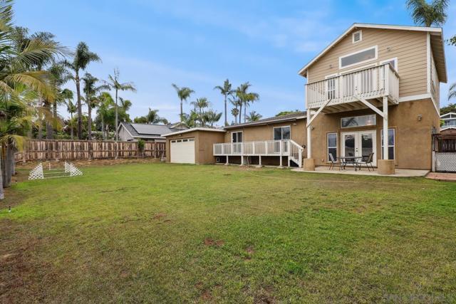 2725 Morning Glory Ln, Carlsbad CA: https://media.crmls.org/mediaz/19630456-7443-4d8a-bf11-ca276e057722.jpg
