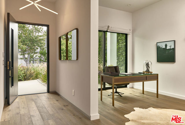 144 N Bowling Green Way, Los Angeles CA: https://media.crmls.org/mediaz/19636415-6ebf-48b5-a4df-3fef77a18b31.jpg