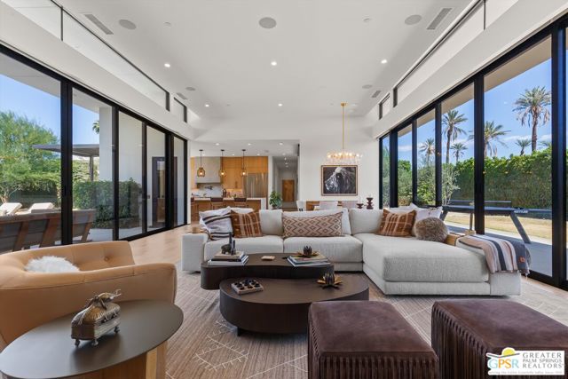 8 Desert Lark Circle, Rancho Mirage, CA 92270