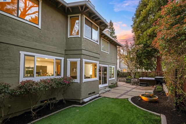 105 Creighton Way, Danville CA: https://media.crmls.org/mediaz/1963bd6f-c4cf-49b8-9108-11823a0843f9.jpg