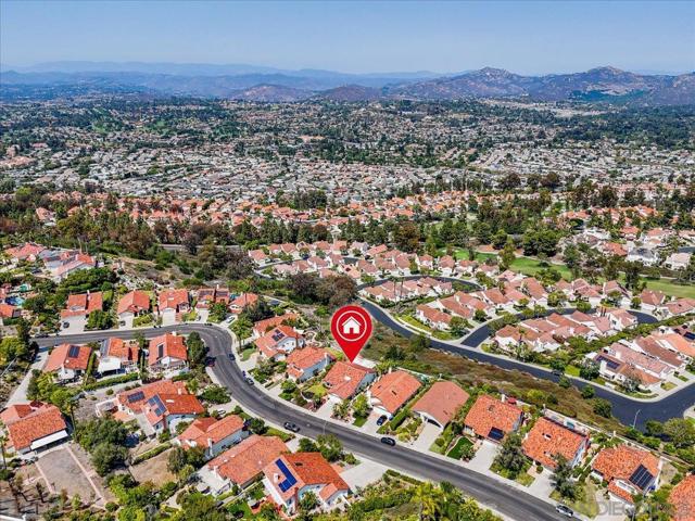 16263 Via Embeleso, San Diego CA: https://media.crmls.org/mediaz/19640d13-48e7-4aa9-9600-739ce445defa.jpg