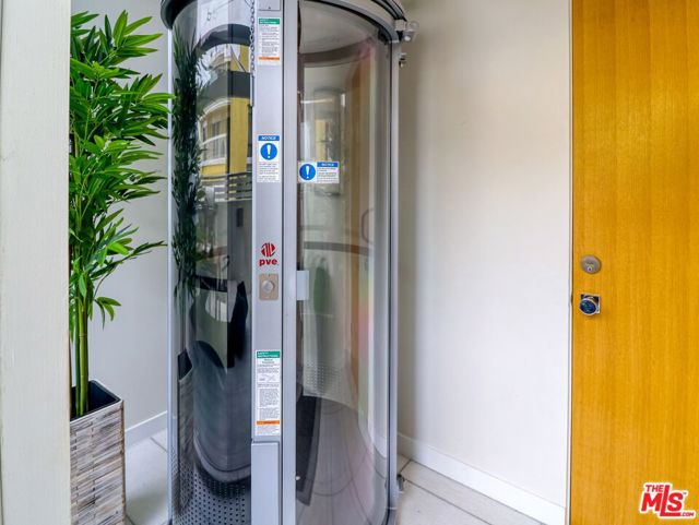 6601 E Seaside Walk, Long Beach CA: https://media.crmls.org/mediaz/1965c48b-6187-4c1e-9d88-366ecc6f0337.jpg