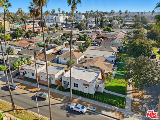 5200 S St Andrews Place, Los Angeles CA: https://media.crmls.org/mediaz/19662c2c-0a44-450b-abf7-d3c9a0c22b3c.jpg