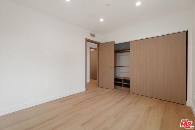 5530 1/2 Sunnyslope Avenue, Sherman Oaks CA: https://media.crmls.org/mediaz/1967d531-b020-4653-b273-9ce1fe130fb5.jpg