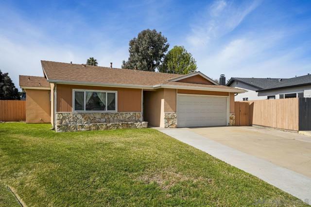 152 Leoma Ln, Chula Vista CA: https://media.crmls.org/mediaz/19686a25-ee27-4690-a2c7-016db5a2564f.jpg
