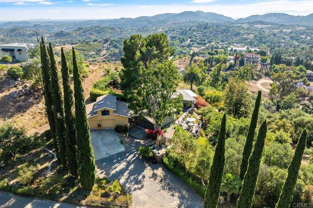 Detail Gallery Image 1 of 1 For 5534 Rainbow Heights Rd, Fallbrook,  CA 92028 - 3 Beds | 3 Baths