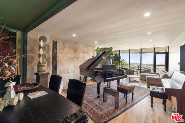 6190 Temple Hill Drive, Los Angeles CA: https://media.crmls.org/mediaz/196930f5-5ba2-4981-bc6f-dd64d4c5ef4f.jpg