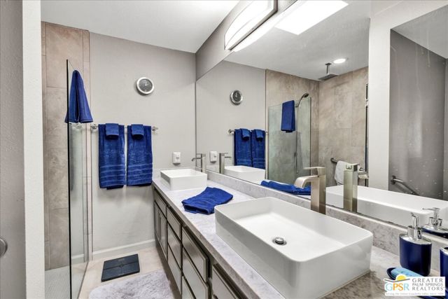 1678 Paseo De La Palma, Palm Springs CA: https://media.crmls.org/mediaz/196969cd-eb1c-472a-bc6d-345f4af26714.jpg