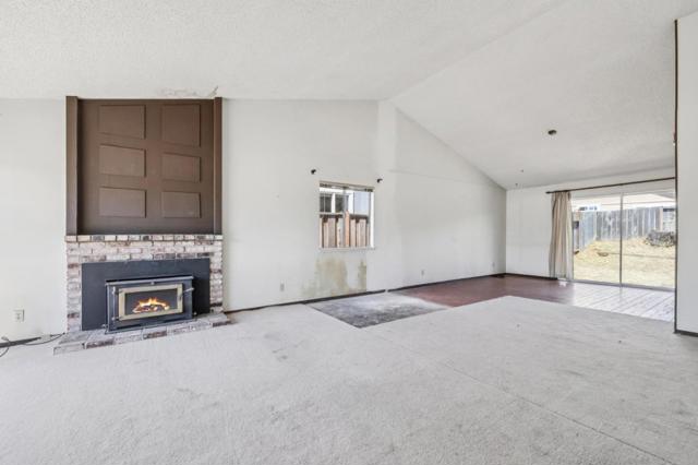 200 Bridgeport Drive, Half Moon Bay CA: https://media.crmls.org/mediaz/19699087-656f-40c0-8a2e-dfc84cc2403b.jpg