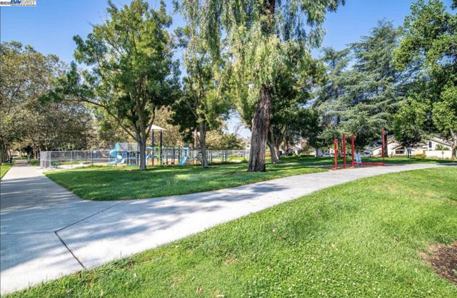 4217 Waycross Ct, Pleasanton CA: https://media.crmls.org/mediaz/196a9bea-bf24-4905-9ebb-a2efbe46cd14.jpg