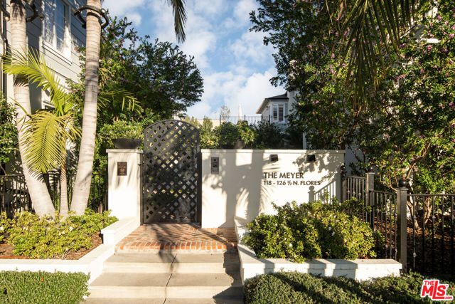 118 1/2 N Flores Street, Los Angeles CA: https://media.crmls.org/mediaz/196b260d-9c00-4674-aec5-de8d3746ea6e.jpg