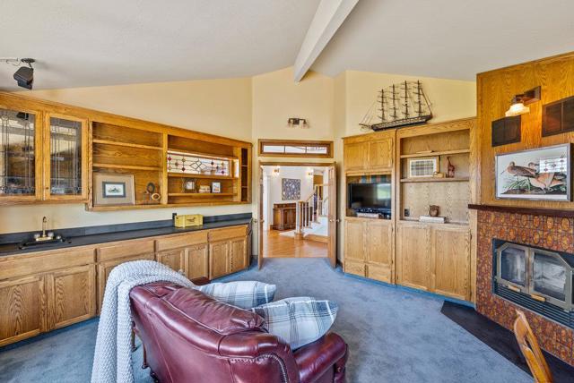 180 Dicicco Terrace, Watsonville CA: https://media.crmls.org/mediaz/196b76a4-bb63-493d-bf99-1c529fad9190.jpg