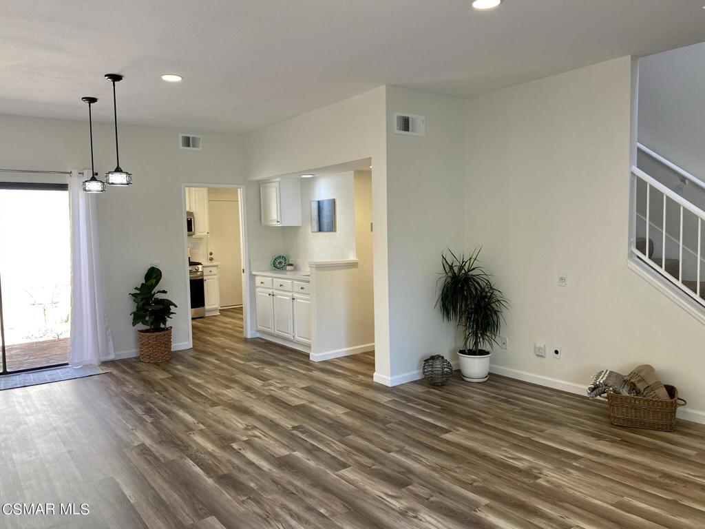 390 Country Club Drive Simi Valley, CA 93065