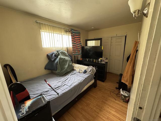 4046 4048 Eta St, San Diego CA: https://media.crmls.org/mediaz/196d079c-f0d6-4d43-a373-abe5bd447c65.jpg
