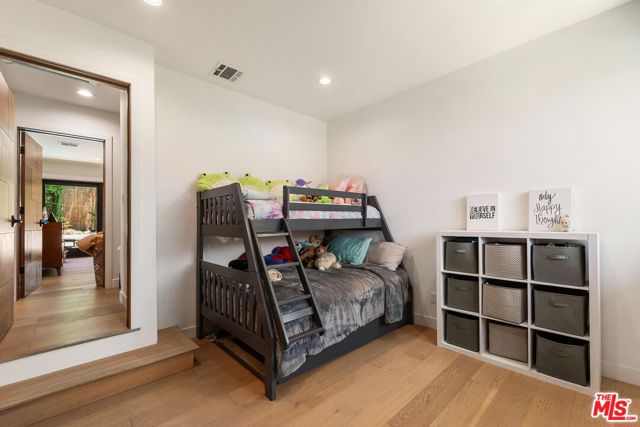 3775 Aloha Street, Los Feliz CA: https://media.crmls.org/mediaz/196d7445-f4ba-49be-9104-92f432a6fce5.jpg