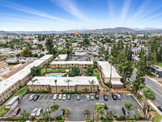 792 Avocado Ave, El Cajon CA: https://media.crmls.org/mediaz/196daea4-739e-4552-88c5-bb647df8b48a.jpg
