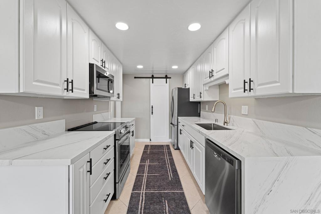 MLS #250040893SD image #11