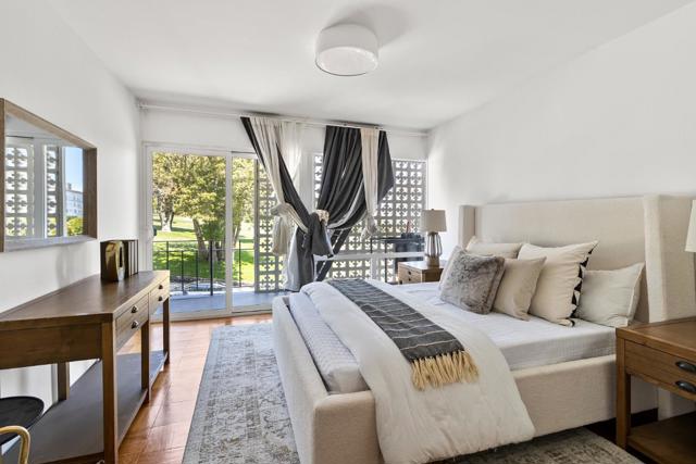 2121 Laguna Street, San Francisco CA: https://media.crmls.org/mediaz/196e60b2-972b-4167-b5fb-64d38c1ab91f.jpg