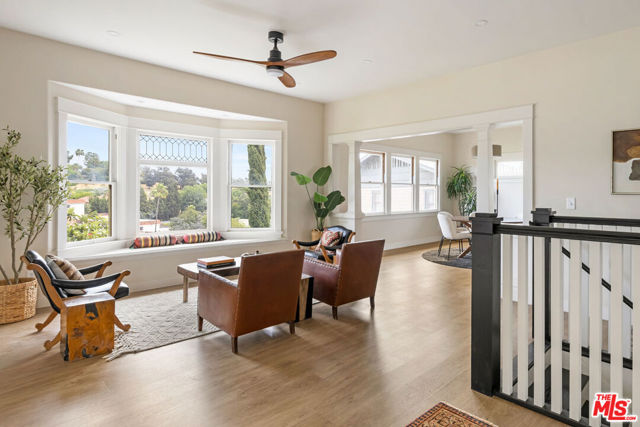 844 E Kensington Road, Los Angeles CA: https://media.crmls.org/mediaz/196f2106-f1fe-4719-af71-bd5ffdfb65ef.jpg