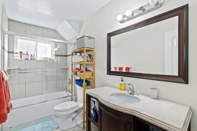 810 Cambridge Avenue, Menlo Park CA: https://media.crmls.org/mediaz/196f566e-463b-4155-9252-961b66ec9ae9.jpg
