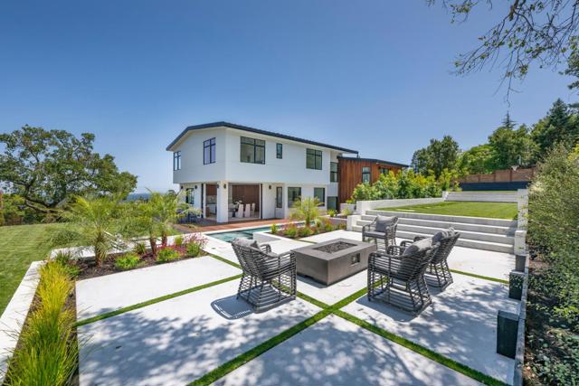 3964 Jefferson Avenue, Redwood City CA: https://media.crmls.org/mediaz/196f8d1f-cf58-4463-a990-dc18ad448fba.jpg