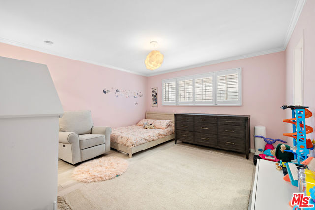 1228 14th Street, Santa Monica CA: https://media.crmls.org/mediaz/196f93b6-f8a8-4cc2-880b-20897b7f08ec.jpg