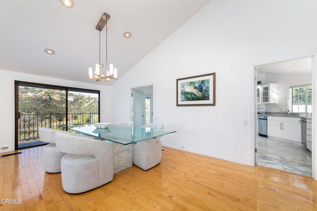 Detail Gallery Image 14 of 36 For 363 Patrician Way, Pasadena,  CA 91105 - 3 Beds | 3/1 Baths