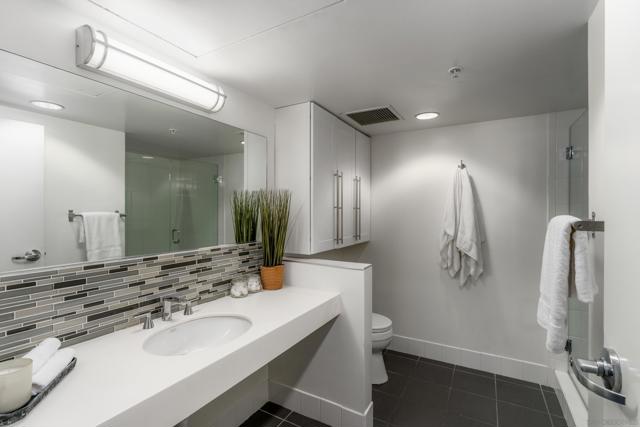 350 W Ash St, San Diego CA: https://media.crmls.org/mediaz/196fc365-85d8-4064-b59f-aa6d682b9c6a.jpg