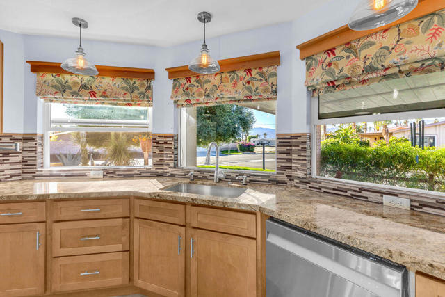 74554 Stage Line Drive, Thousand Palms CA: https://media.crmls.org/mediaz/196fe1dd-f098-48d2-a54f-0e2bb8ac449a.jpg