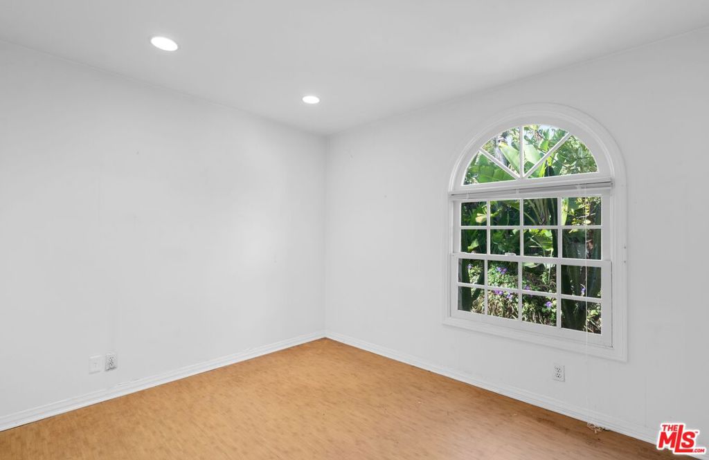 MLS #25606459 image #12