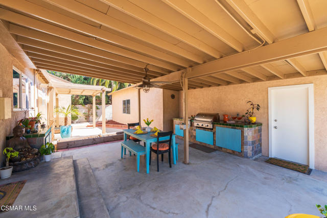 6120 Zelzah Avenue, Encino CA: https://media.crmls.org/mediaz/1970c993-be7c-4124-a744-3e571ba9be50.jpg