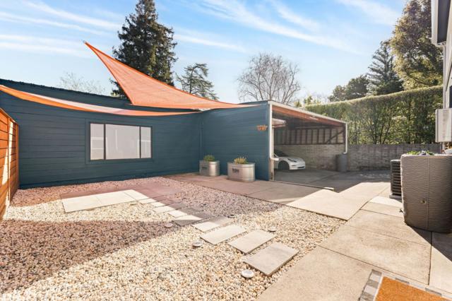 8124 Greenly Drive, Oakland CA: https://media.crmls.org/mediaz/19717bfe-aa5f-4438-9a39-74b7400fab5b.jpg