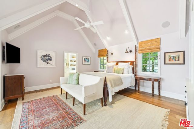 4714 Balboa Avenue, Encino CA: https://media.crmls.org/mediaz/19718037-c093-4117-af53-07b5e7e2b6f5.jpg