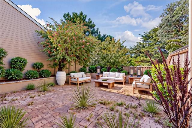 112 Crown Circle, South San Francisco CA: https://media.crmls.org/mediaz/19719a17-2417-4078-8527-623f592001d6.jpg