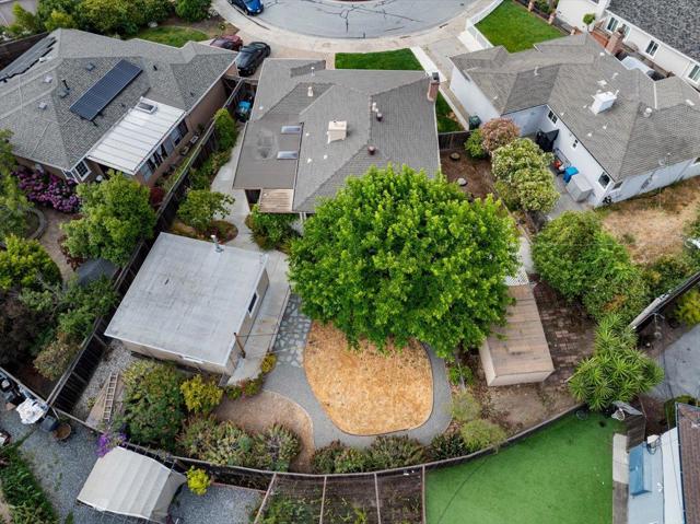701 Poinsettia Avenue, San Mateo CA: https://media.crmls.org/mediaz/19726102-4451-448c-863f-40d330072955.jpg