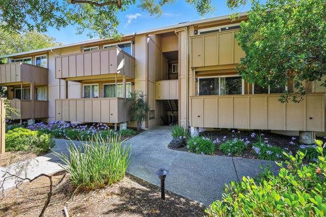 2452 W Bayshore Road, Palo Alto CA: https://media.crmls.org/mediaz/1972715e-4c34-4c9e-9ac7-35e8212f9e18.jpg