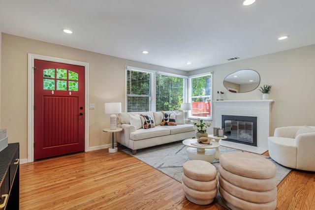 1359 Madera Avenue, Menlo Park CA: https://media.crmls.org/mediaz/19743e22-4540-4e1f-ab03-50f470687369.jpg