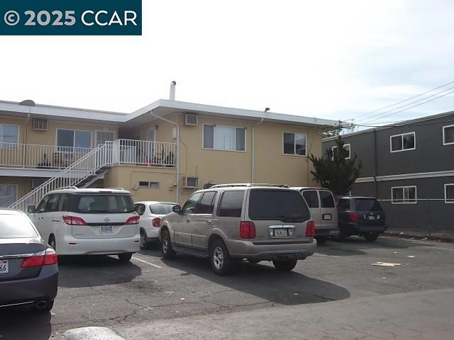1750 Diane Ct, Concord CA: https://media.crmls.org/mediaz/1974838d-f1fc-465d-9c30-c4d13aa52594.jpg