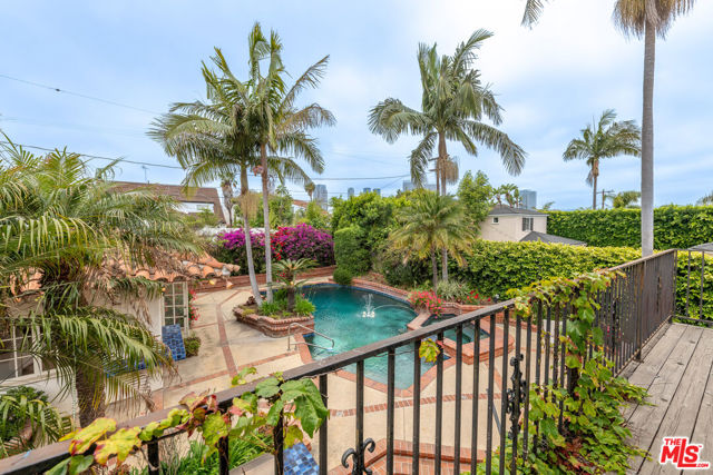 475 S Rodeo Drive, Beverly Hills CA: https://media.crmls.org/mediaz/19749ebe-73c0-4c20-9302-6e09ecbcf70c.jpg