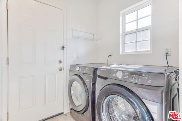 158 N Edgemont Street, Los Angeles CA: https://media.crmls.org/mediaz/1975499c-548a-4dff-9548-ab49459ae5b3.jpg