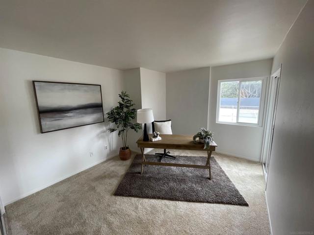 Image 18 of 31 For 2610 Torrey Pines Rd  D25