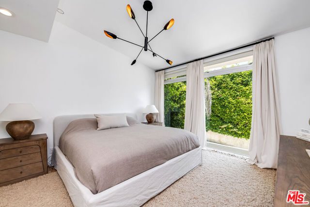 1331 CORDELL Place, Los Angeles CA: https://media.crmls.org/mediaz/19760741-8db7-457d-93d1-dccc58f19700.jpg