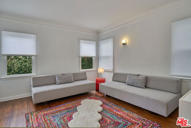 1235 HI POINT Street, Los Angeles CA: https://media.crmls.org/mediaz/1976b3d0-55af-4316-b4b8-629e6fe16187.jpg