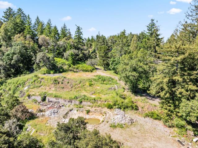22981 Highway 17, Los Gatos CA: https://media.crmls.org/mediaz/1976e62d-f0e4-415a-a1c3-4ff79860266a.jpg