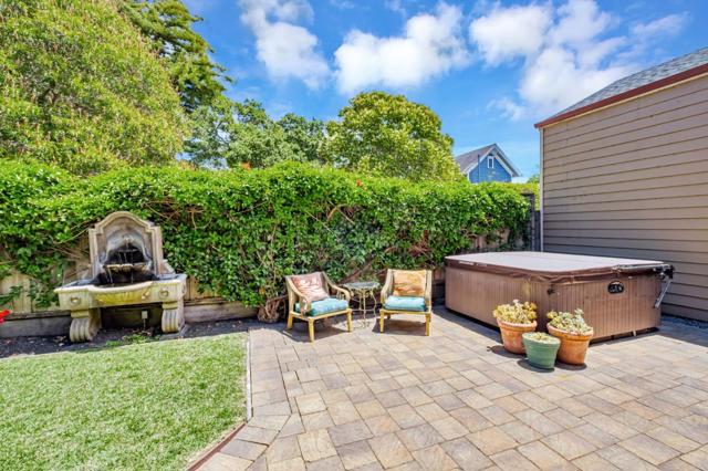 712 California Street, Santa Cruz CA: https://media.crmls.org/mediaz/19773965-667c-4502-925d-1262323a7321.jpg