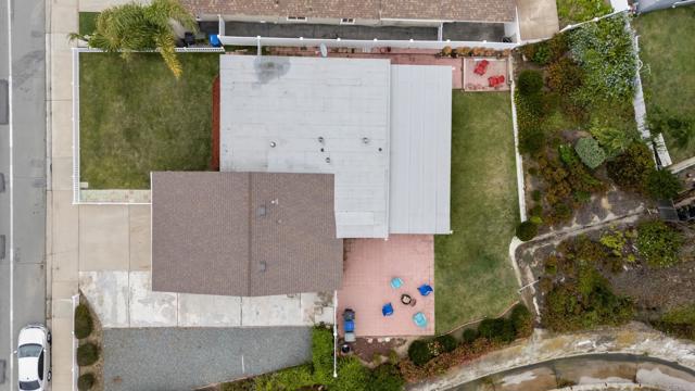 271 E Rienstra Street, Chula Vista CA: https://media.crmls.org/mediaz/19787fb5-0a68-4c03-950c-677a8e4a82bc.jpg